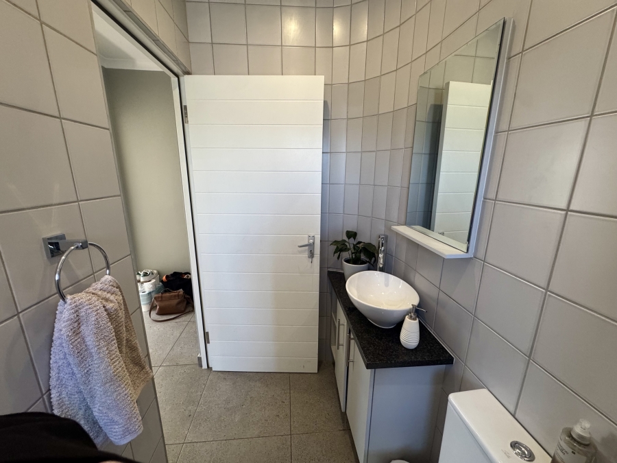 To Let 2 Bedroom Property for Rent in Royal Ascot Western Cape